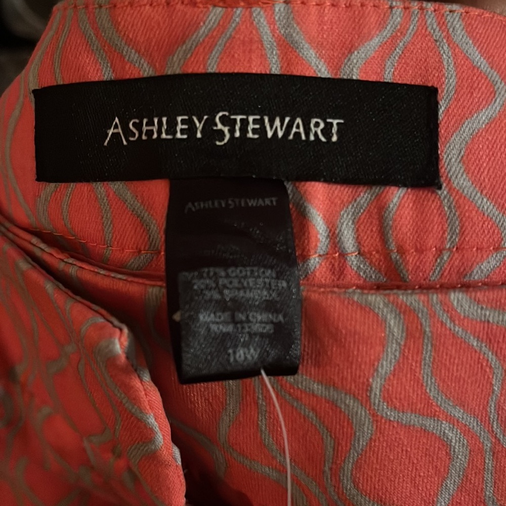 Pink and Silver Capri Pants - Picture 2 of 2